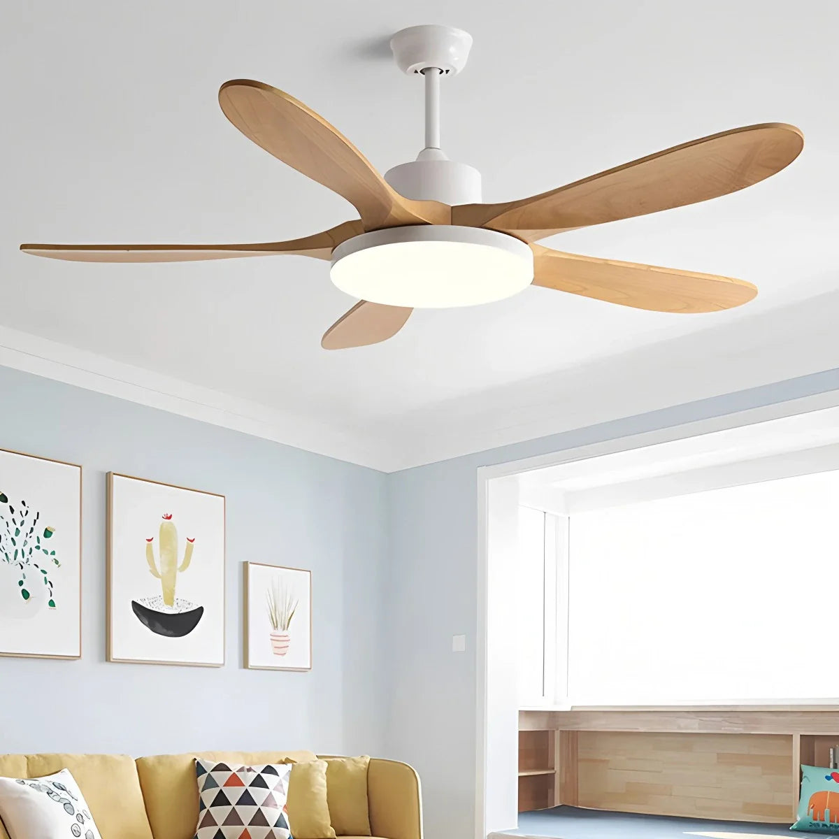 Eloer 5-leaf Solid Wood Ceiling Fan Light